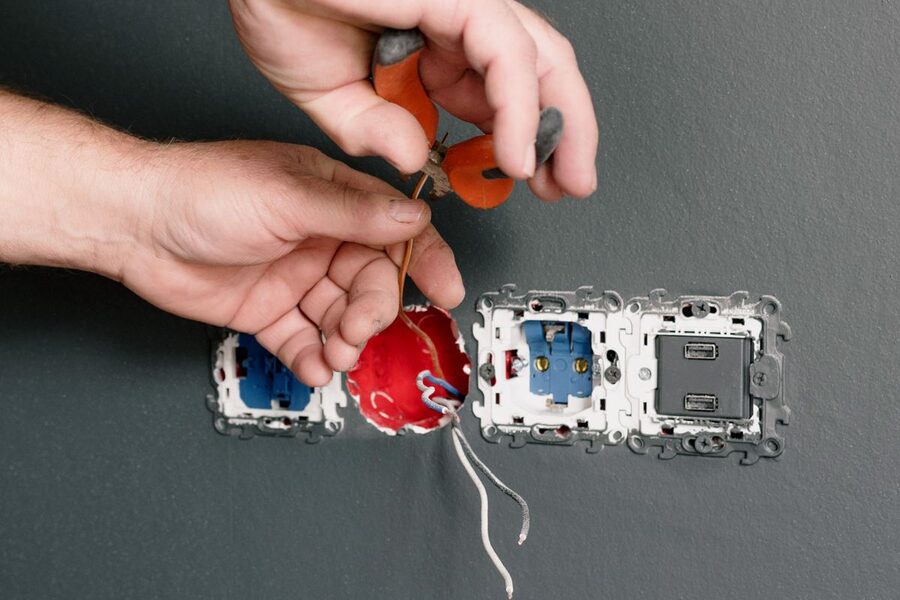 Wiring an outlet